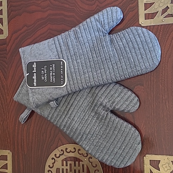 Oven Mitt Set - Picture 1 of 5